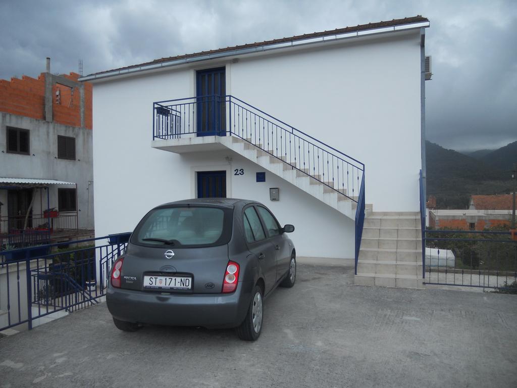 Apartmani Pavicic-Ivelja Stari Grad  Exterior foto